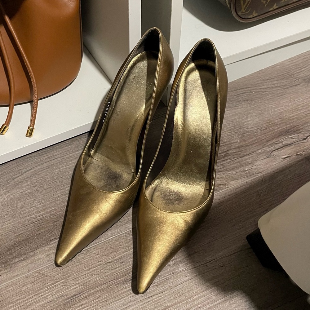Stuart Weitzman authentic gold heels 7 / 7.5